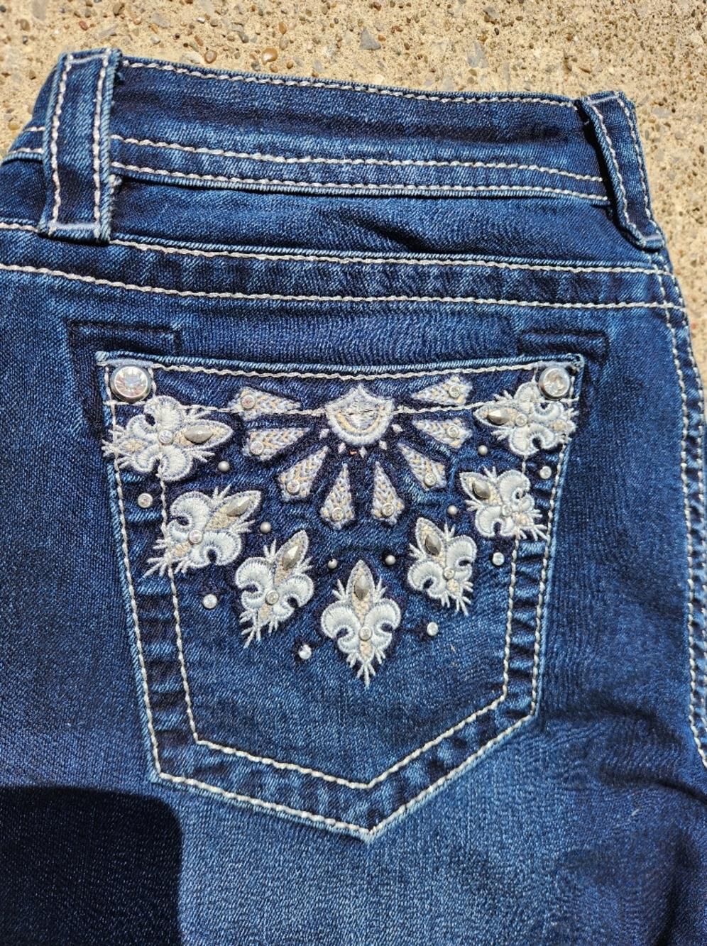 Miss Me Rhinestone Embellished Jeans Size 33 Plus Skinny - Picture 6 of 6